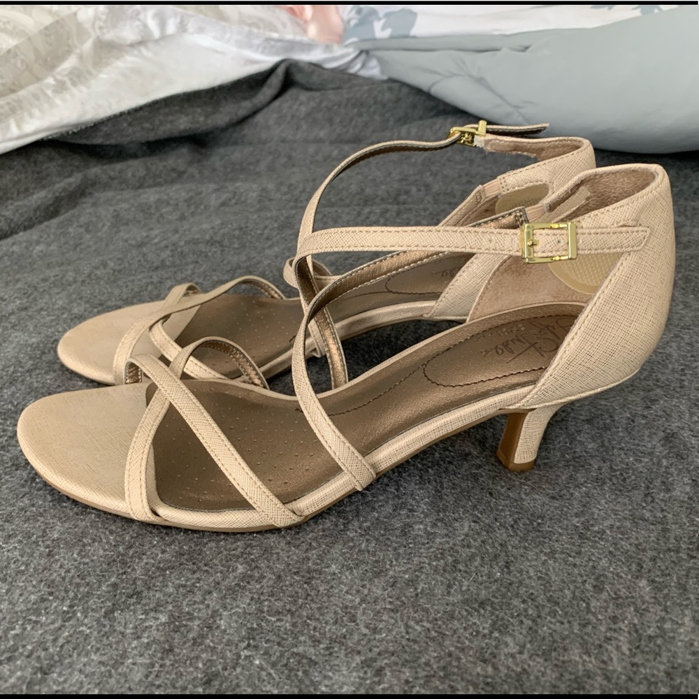 Tan Sandals with Short Heel
